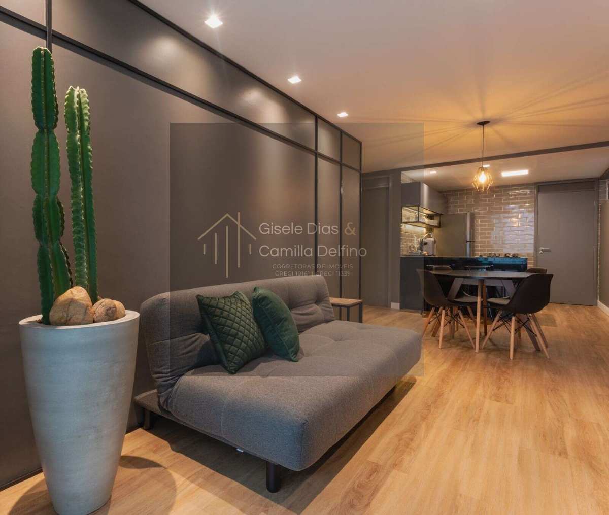 350m da Praia de Cabo Branco- Porteira Fechada- 70m²- 02Qts s/ 01 Ste- Varanda - Corretoras no Litoral | Creci 1661J