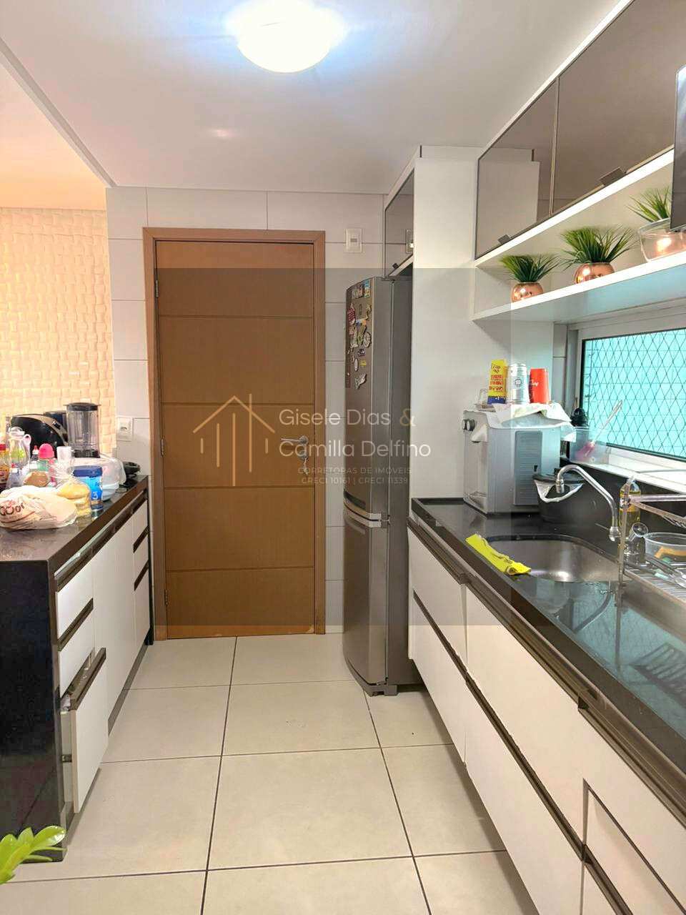  - Apto no Brisamar- Vista Mar- 84m²- 03Qts s/ 01Ste- 02Vgs- Porteira Fechada!