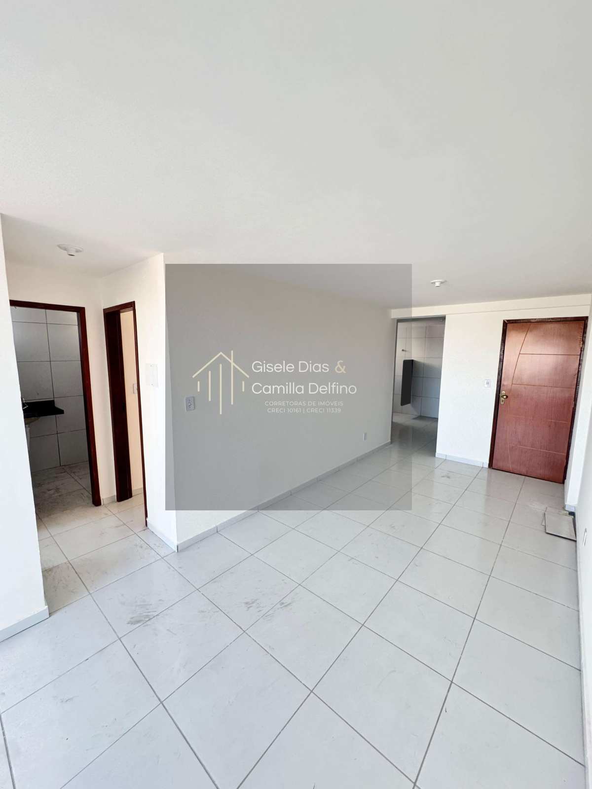  - Apto no Estados- 61m²- 02Qts s/ 01Ste- 02Vgs- Frente Rua- Lazer na Cobertura!