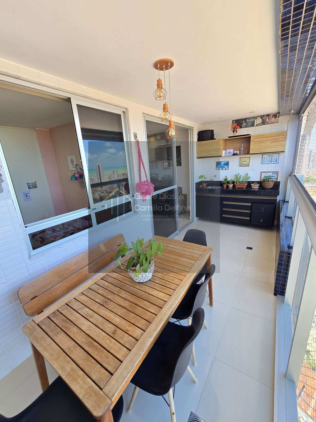  - Apto no Jd. Luna- Vista Mar- 110m²- 03Qts s/ 02Sts+DCE- Closet- 03Vgs