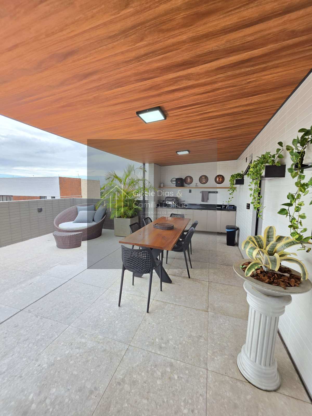 Cobertura Duplex Mobiliada- Altiplano- 125m²- 03Qts s/ 01Ste- 02Vgs- Elevador! - Corretoras no Litoral | Creci 1661J