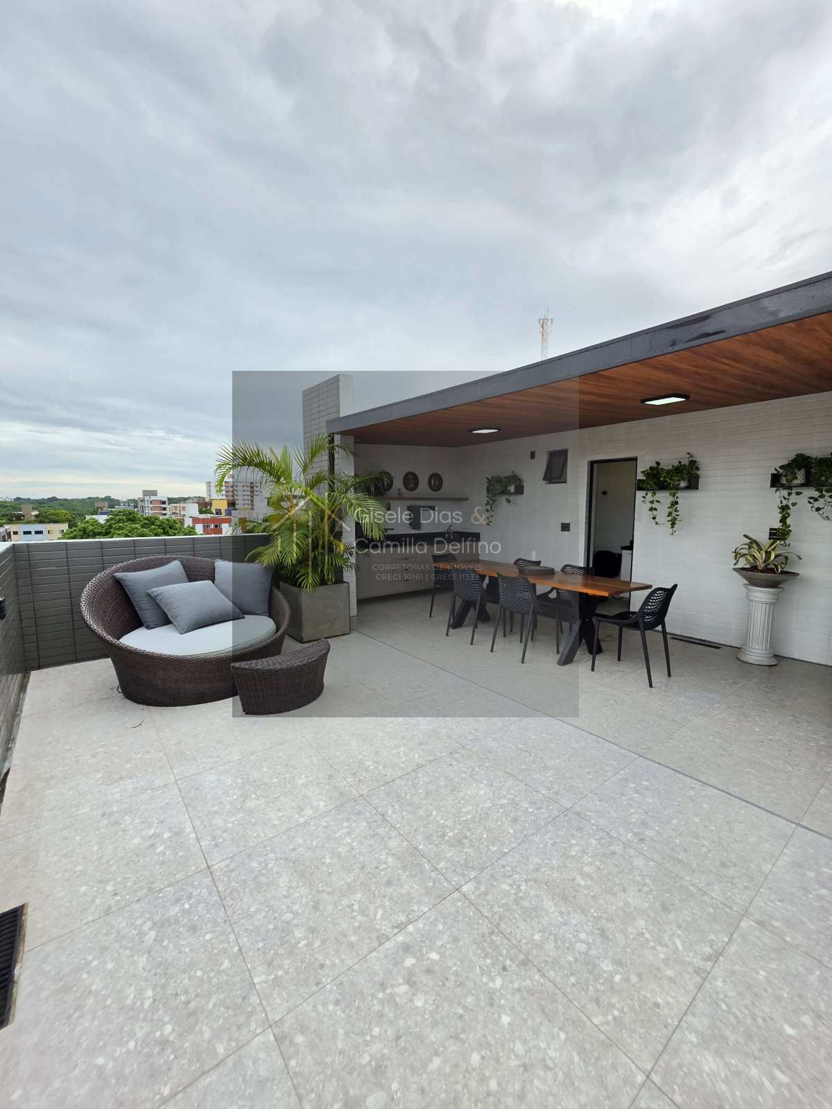  - Cobertura Duplex Mobiliada- Altiplano- 125m²- 03Qts s/ 01Ste- 02Vgs- Elevador!