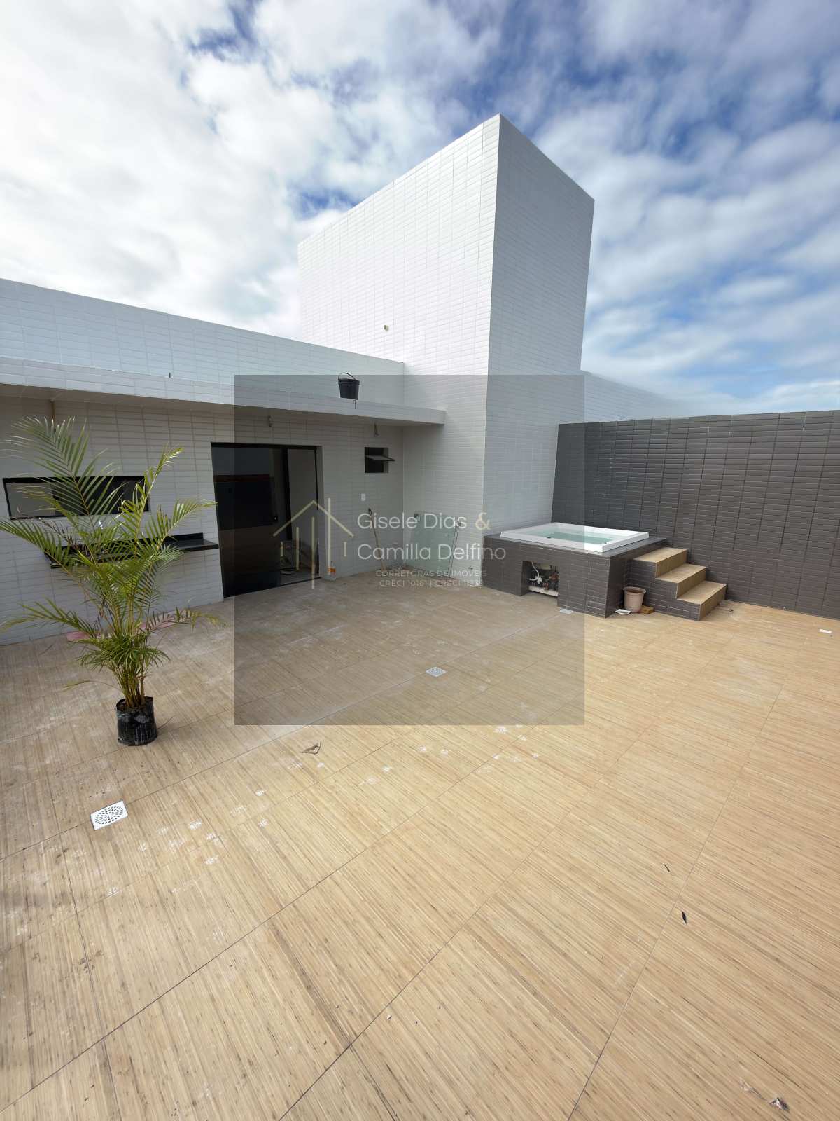 Cobertura Duplex no Altiplano- 133m²- 03Qts s/ 02 Suítes- Com Hidromassagem - Corretoras no Litoral | Creci 1661J