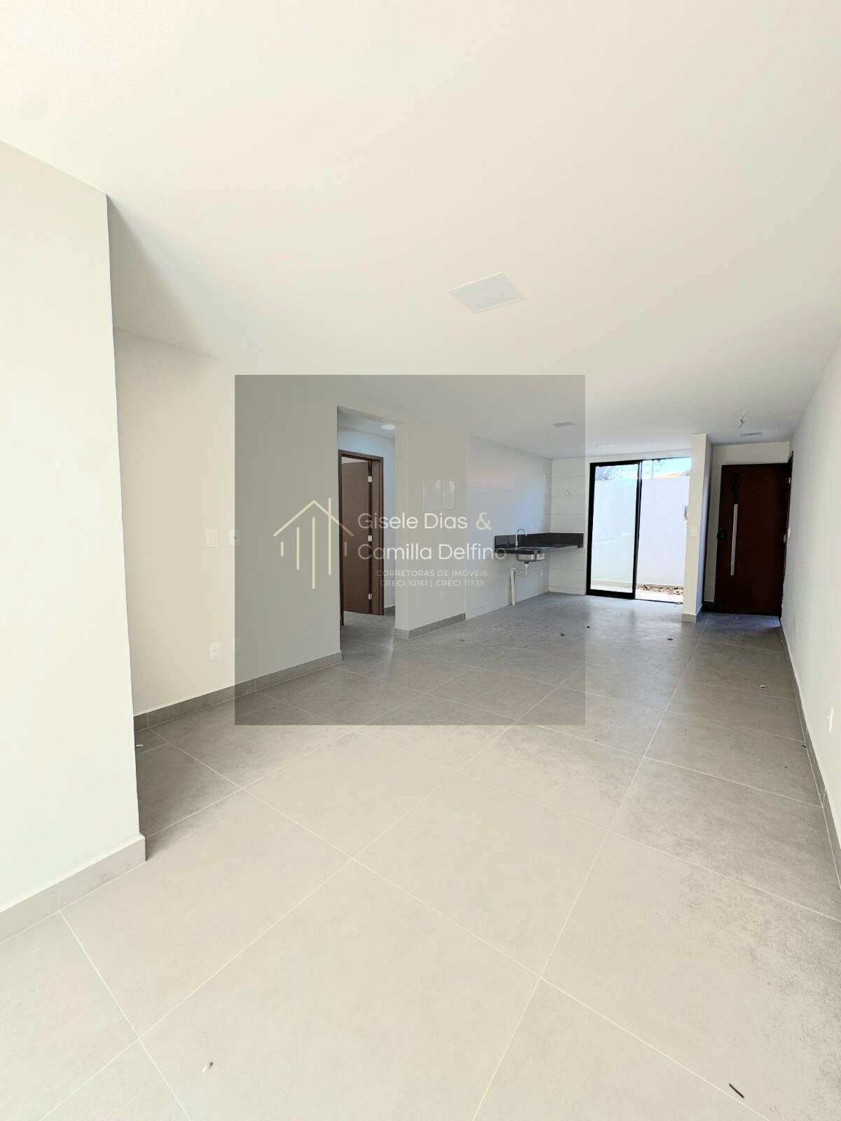  - Térreo c/ Área Privativa- Estados- 123m²- 03Qts s/ 01Ste- 01Vg- Possui Lazer!